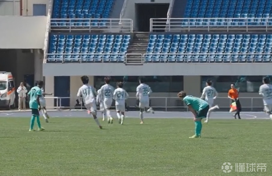 英超青年杯：浙江2-1狼队，陈佳乐破门，陈泽轩世界波绝杀