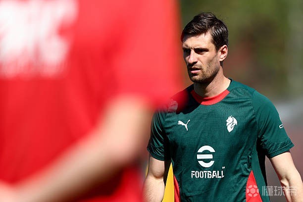 意天空：加比亚已经参加完整合练，如无意外周末就能复出