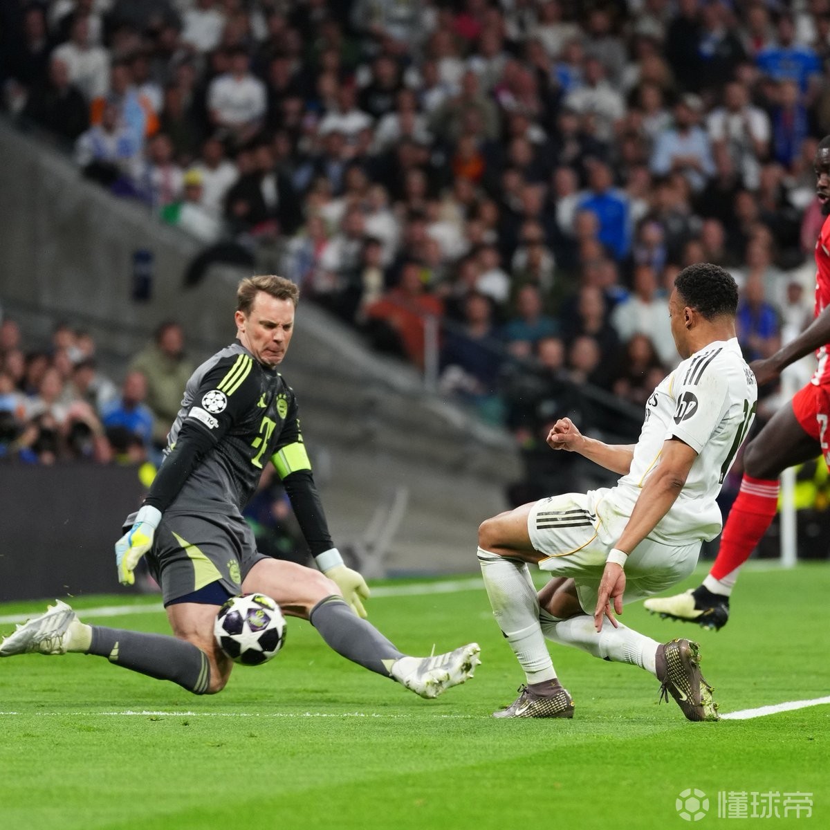 诺伊尔第24次出战欧冠1/4决赛，仅次于穆勒位列历史第二