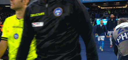 半场：那不勒斯0-0米兰，麦克托米奈倒钩造险