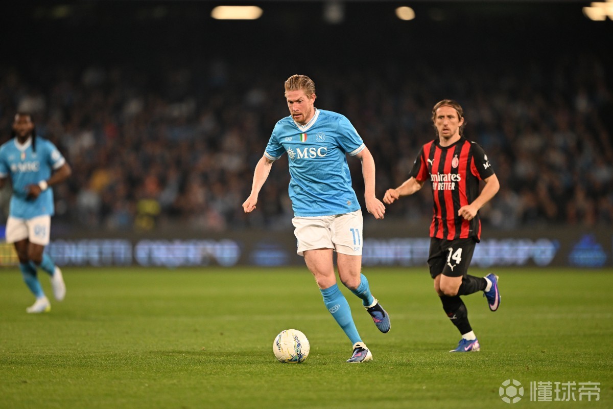 11胜4平，那不勒斯是本赛季意甲唯一主场保持不败的球队