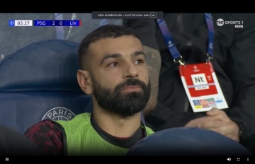 全场坐板凳！萨拉赫场边观战面无表情 利物浦0-2完败