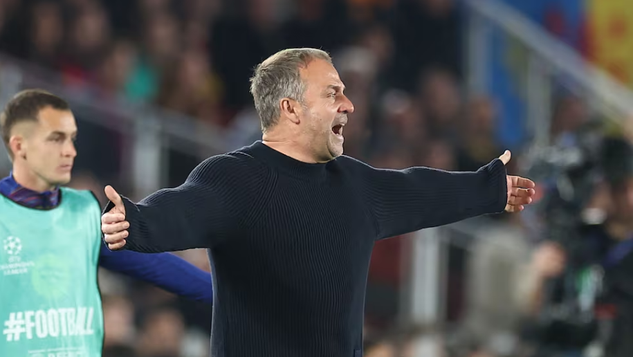 巴萨0-2马竞！漏判点球+红牌，弗里克质疑VAR判罚尺度