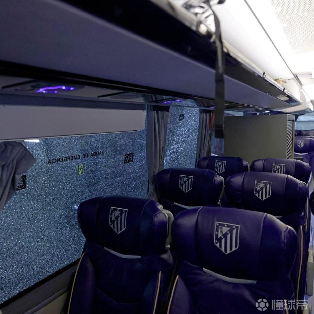 马竞晒大巴被砸照片并圈NASA：今晚我们也见到了月亮的背面