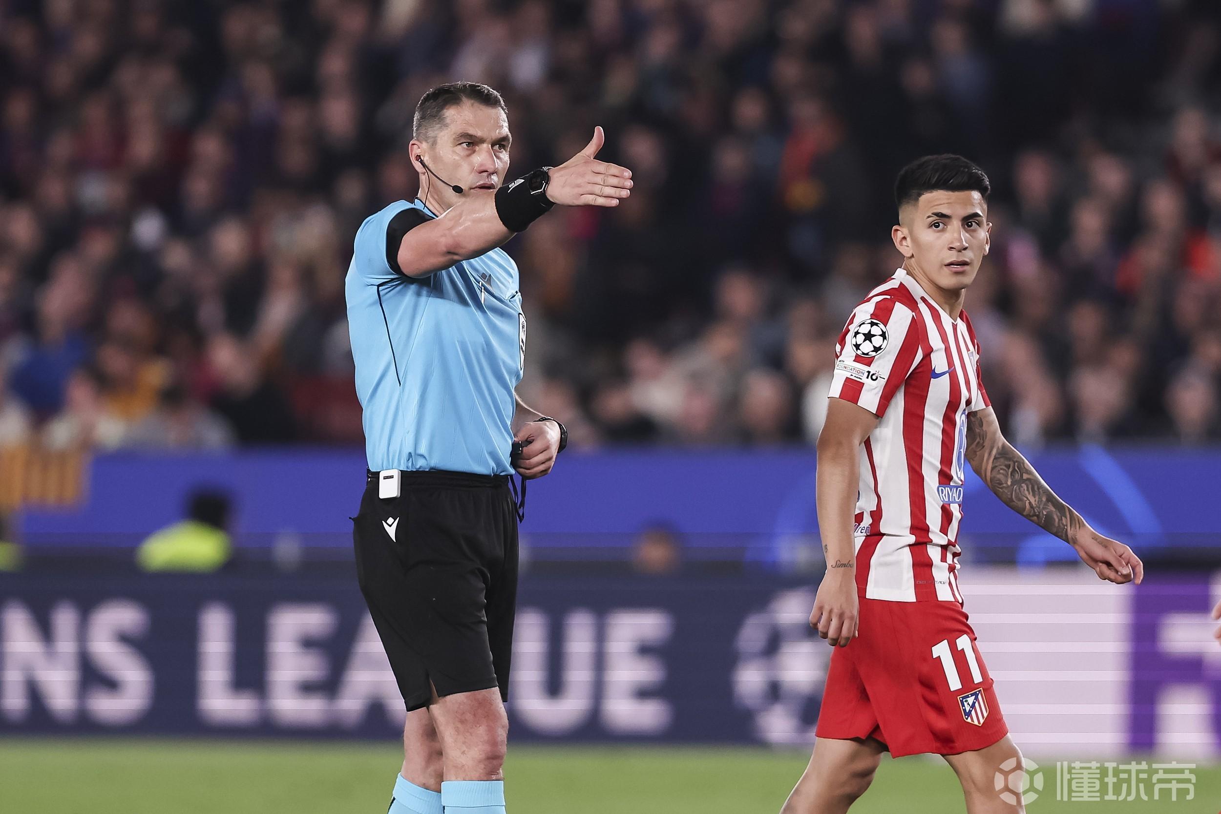 欧冠已连续三年现手接球争议，裁判一次判点，两次无表示
