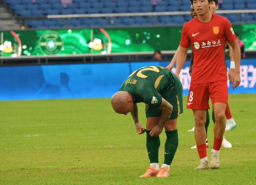 不满李镇全逃过处罚！曝浙江队已提出处罚申请，中足联左右为难