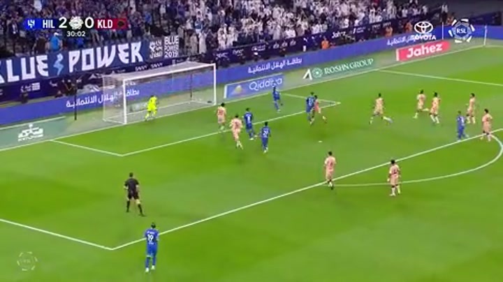 38岁本泽马沙特联半场上演帽子戏法