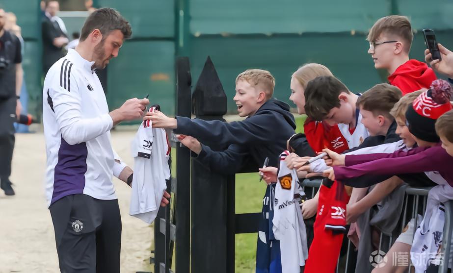 曼晚：爱尔兰集训基地深得认可，曼联计划今夏季前赛再次前往