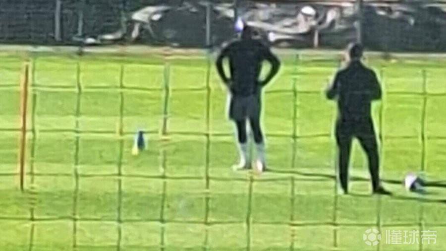 意媒：卢卡库正在比利时单独训练，最早下周中返回那不勒斯