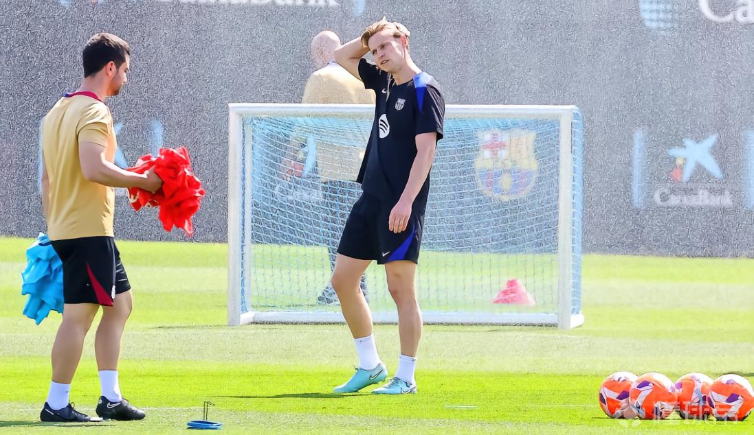 阿斯跟队：德容周四已恢复合练；种种迹象表明佩德里只是轻伤