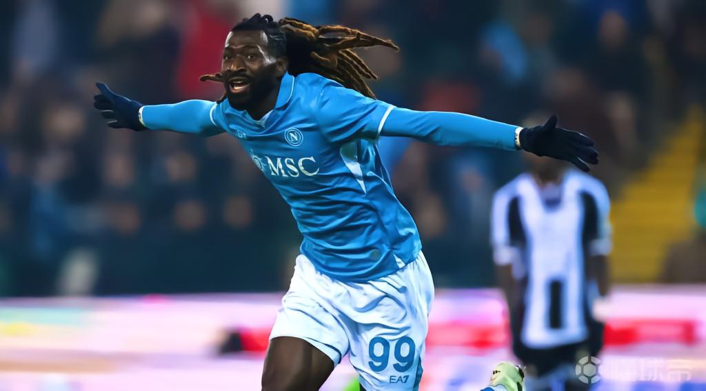 记者：尤文可能尝试签安古伊萨，球员与那不勒斯续约陷入停滞