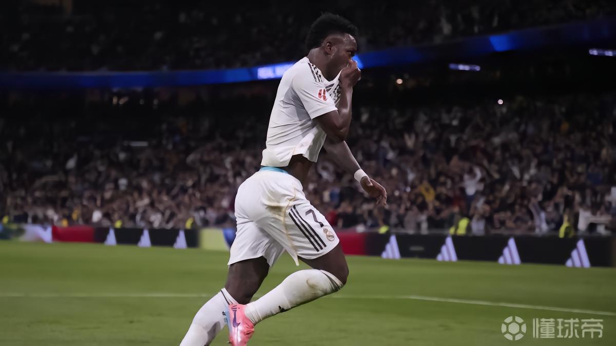 范德法特：维尼修斯很惹人烦，他一碰就倒然后希望对手被罚下