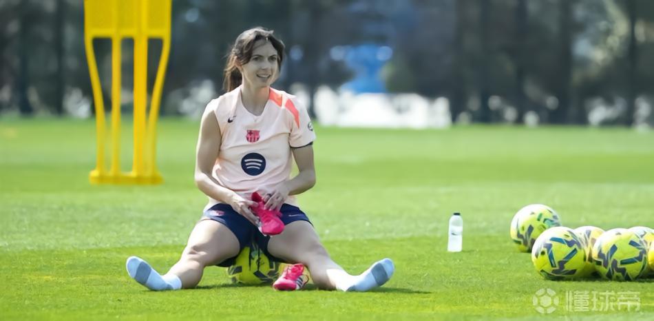 世体：邦马蒂今日参与巴萨女足合练，她已进入康复冲刺阶段