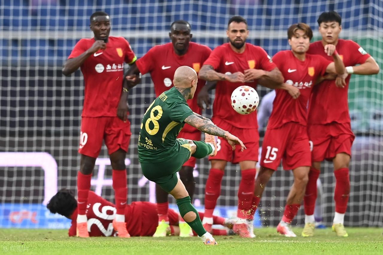 浙江队为何要内部重罚米特里策？球迷直言不理解，已公开声援球员