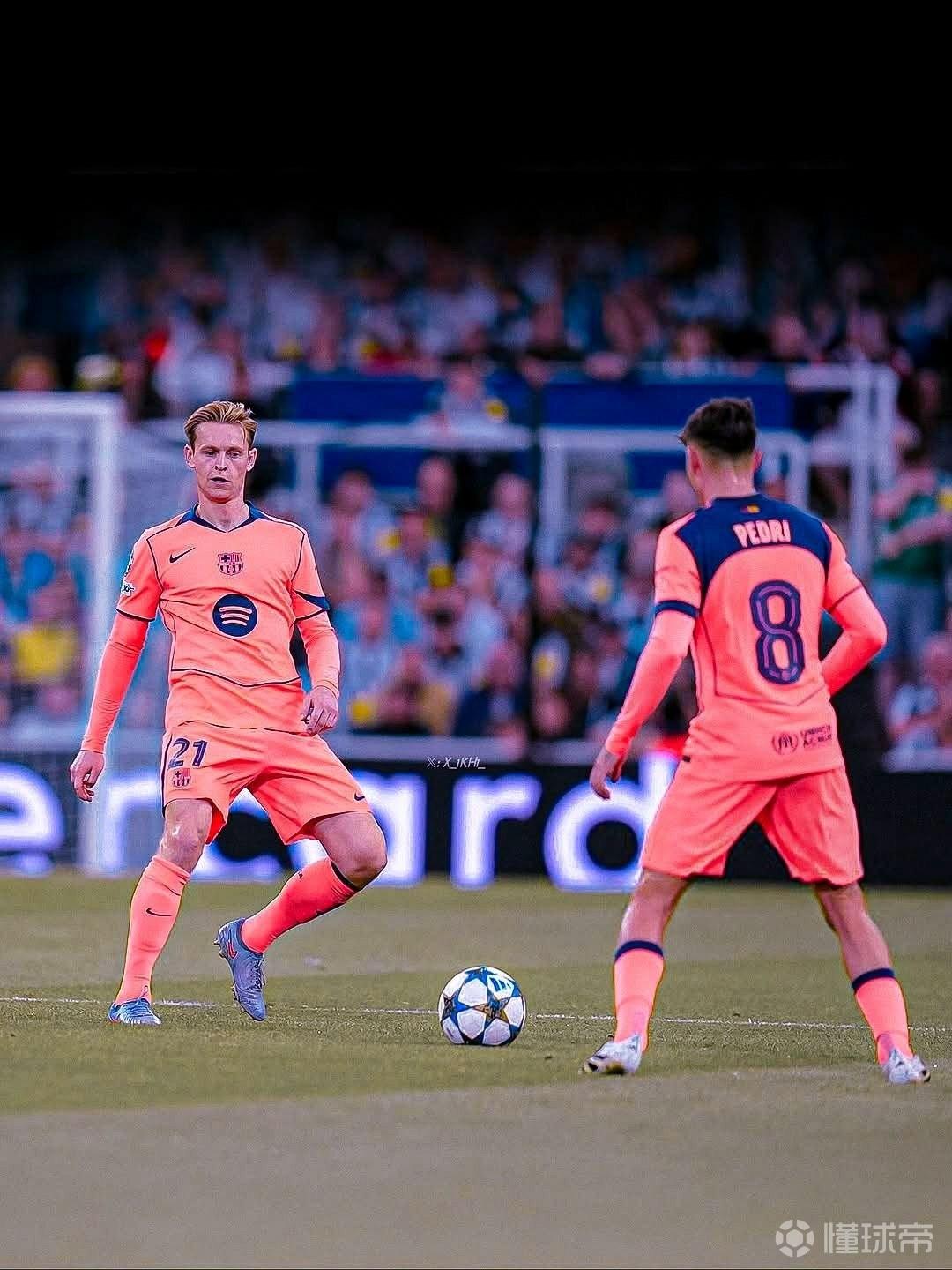 世体：巴萨的目标是让德容和佩德里在对马竞次回合搭档中场