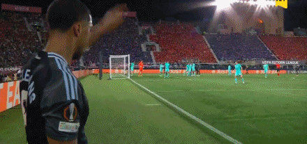 半场：博洛尼亚0-1维拉，孔萨破门建功