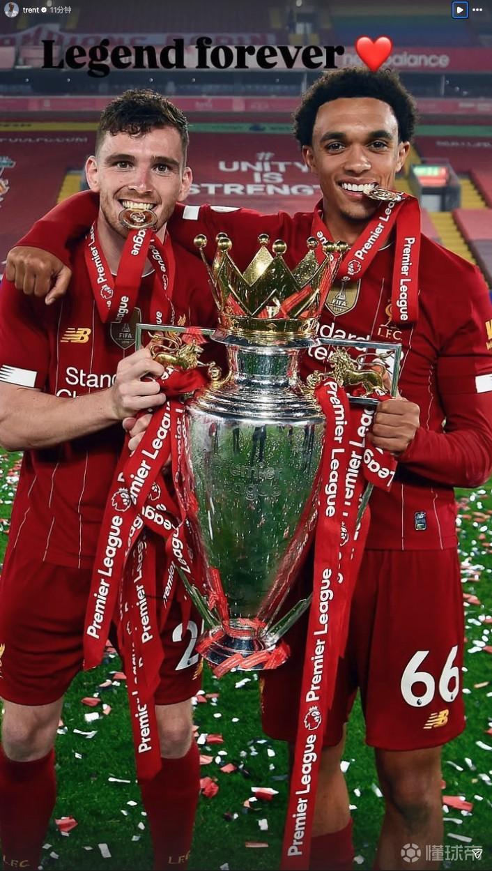 致敬罗伯逊，阿诺德晒两人合照：永远的传奇❤️