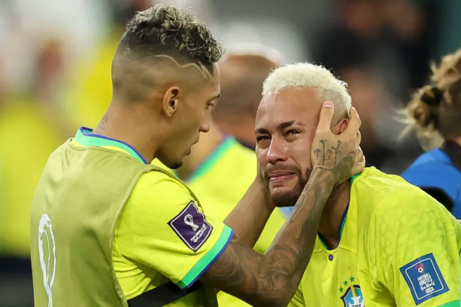 内马尔回忆世界杯出局：我看到了自己葬礼会是什么样