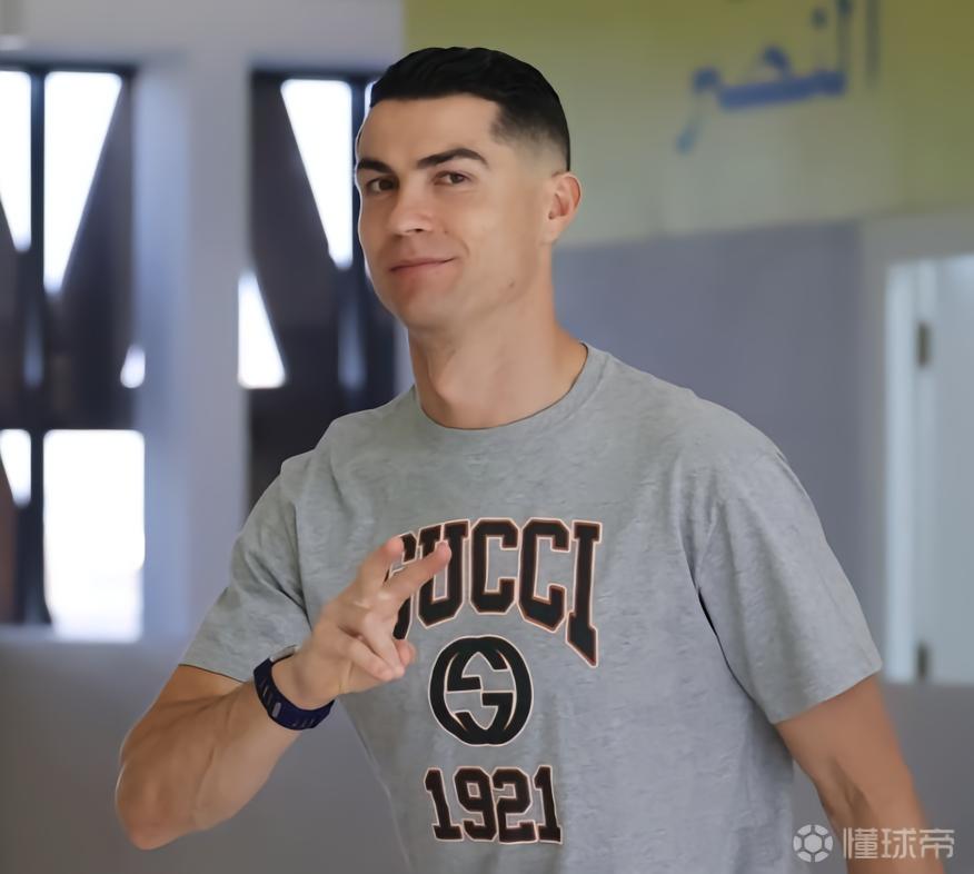 博主解释C罗进球数为何是967，C罗评论：接受事实是一种美德