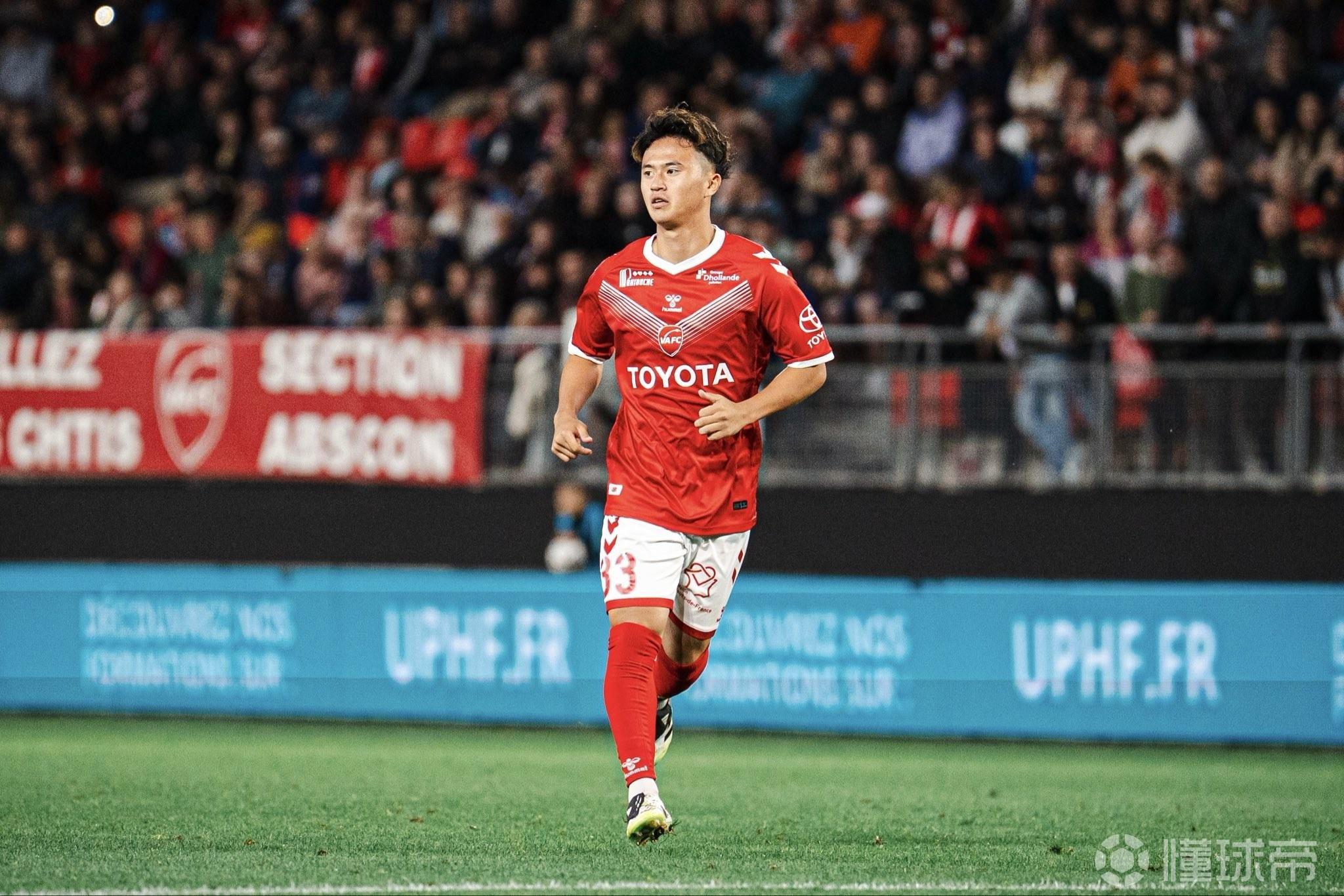 官方：南安普顿外租日本球员高冈伶飒应力性骨折，赛季报销