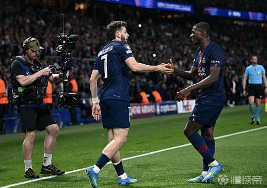 巴黎内部人士：登贝莱和刚加盟时已不是同一个人了，他是领袖