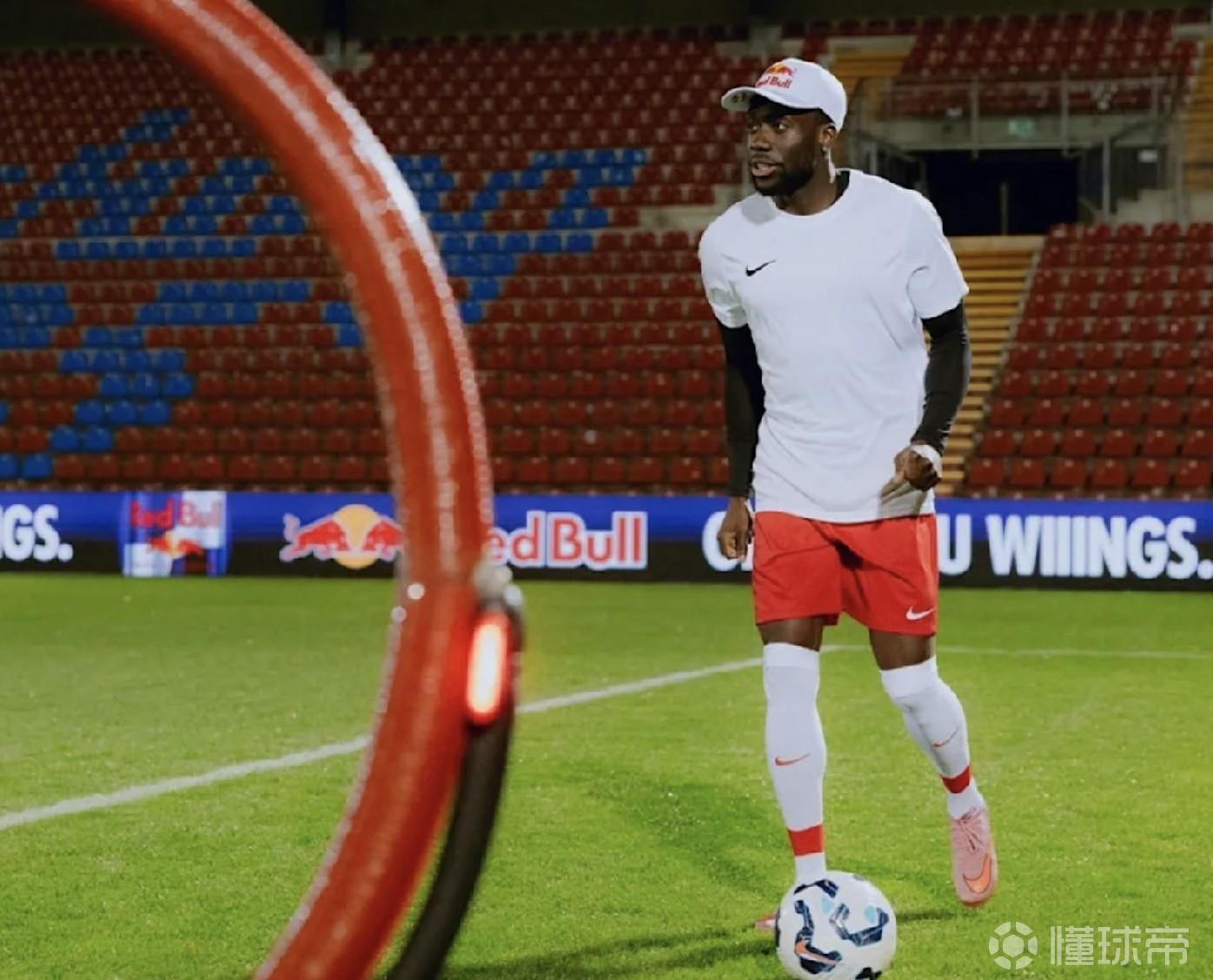 戴维斯宣布代言红牛，图片报：该合作在拜仁球迷内部引发争议