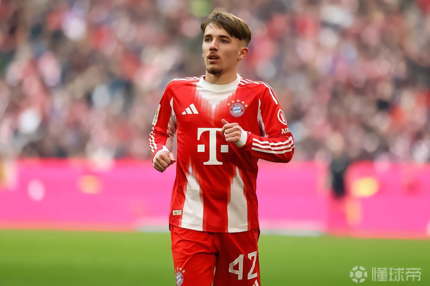 拜仁官方：卡尔右大腿后侧肌肉撕裂