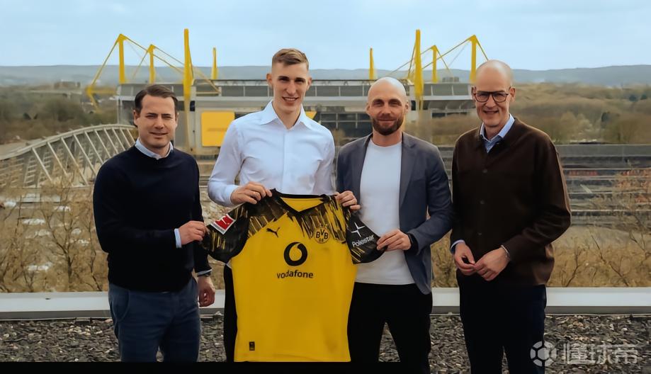 官方：多特蒙德与施洛特贝克续约至2031年