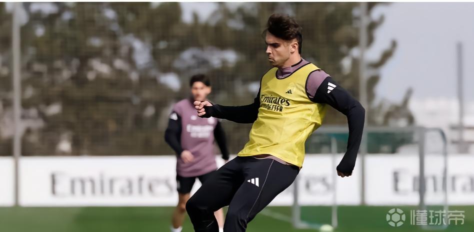 阿森西奥：阿韦洛亚理应掌控一切，我对他怀有最高的敬意