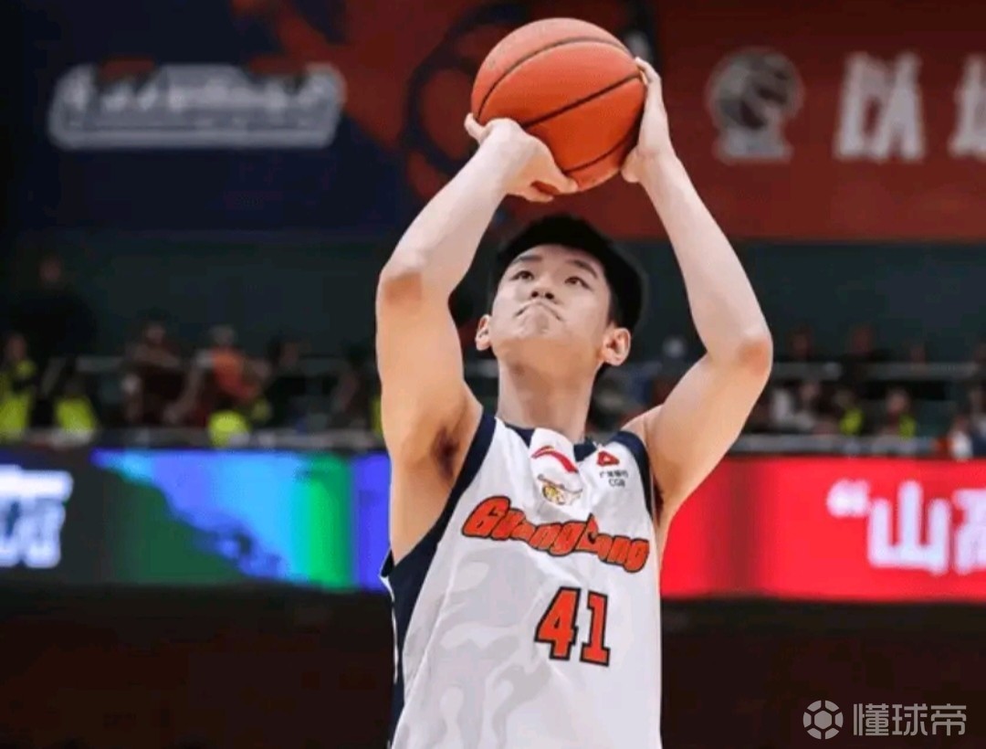 广东110-105加时逆转青岛，麦考尔43分，王洪泽22+8，韦瑟斯庞37分