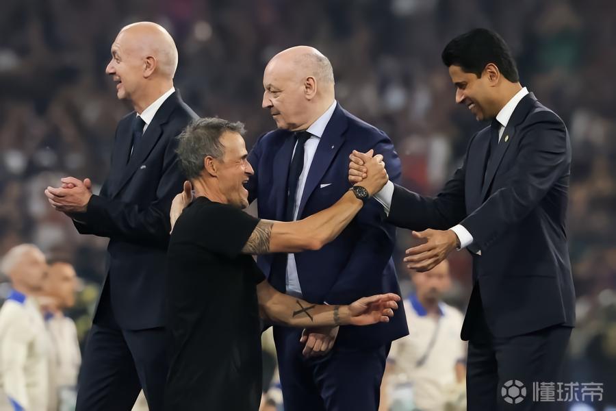 罗马诺：恩里克续约谈判进展顺利，曼联很欣赏他但仅此而已