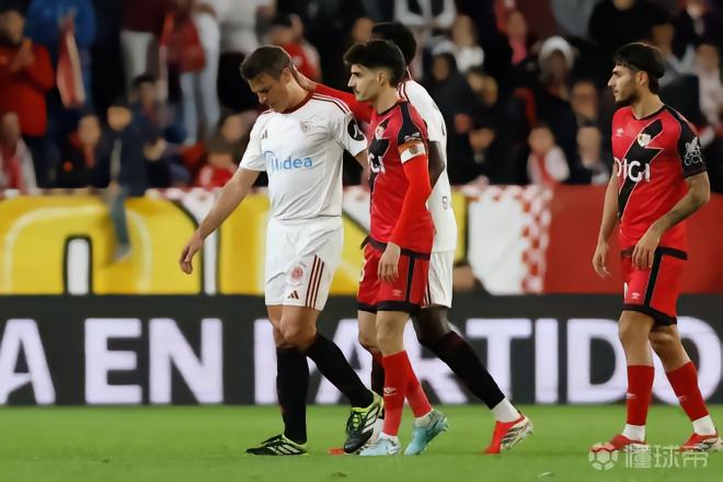 马卡：AZP右侧内收肌轻微撕裂，预计将缺席本月余下比赛