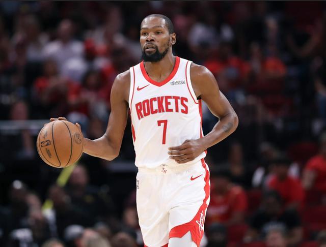 杜兰特不能跻身第一阵容？ 他相比伦纳德和布朗有哪些不足？