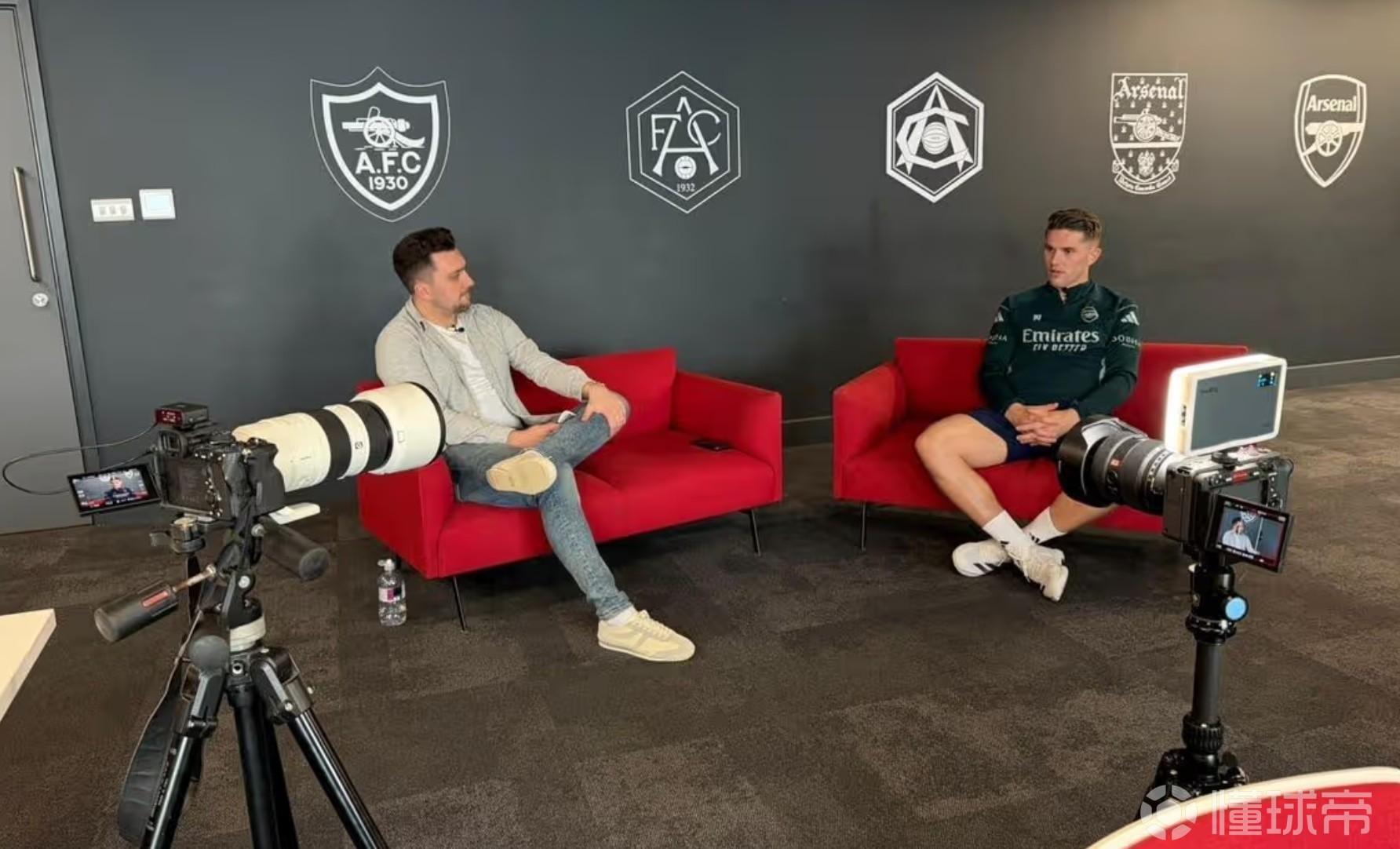 哲凯：阿尔特塔每天都在努力提升我们，我每天都能学到很多