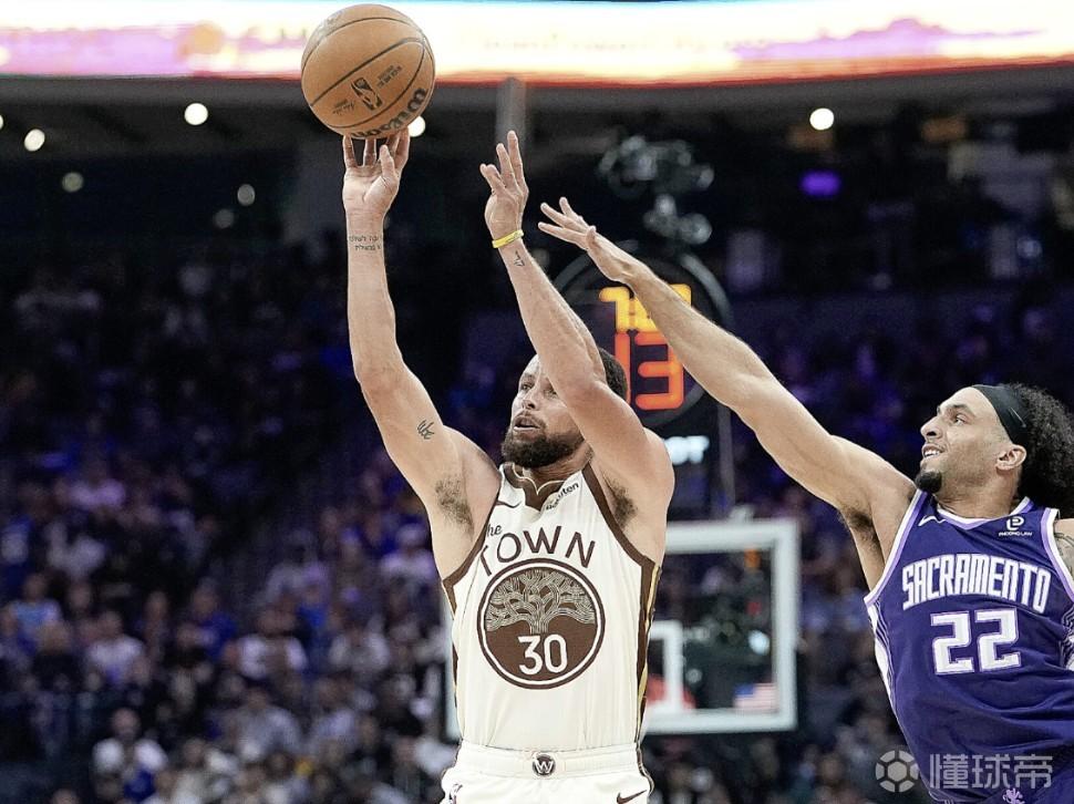 库里：膝盖的感觉比上一场更好，我会努力做好自己该做的事情