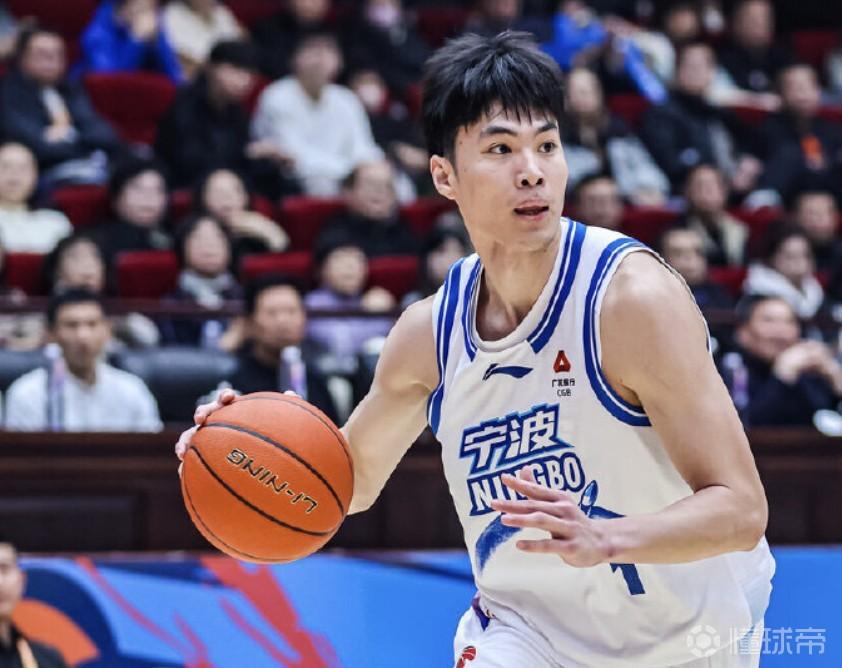 宁波官方：王凡懿右膝关节内侧副韧带损伤，恢复时间2至3周