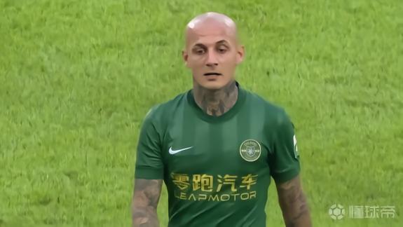 足球报：米特里策对冲动行为非常懊悔，法务和心理专家开导他