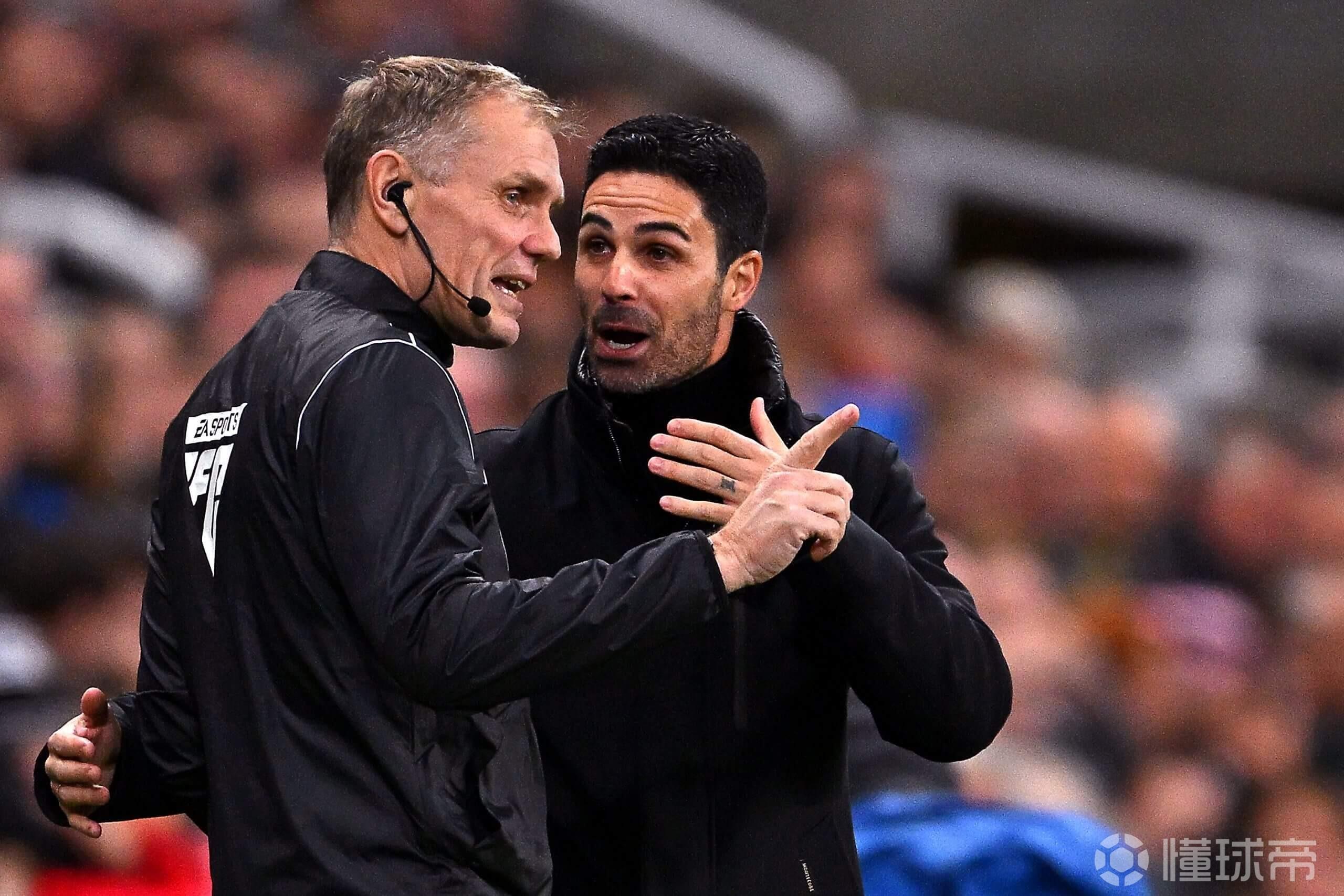 前英超裁判：裁判一定程度成就了如今英超，但管理者不愿承认