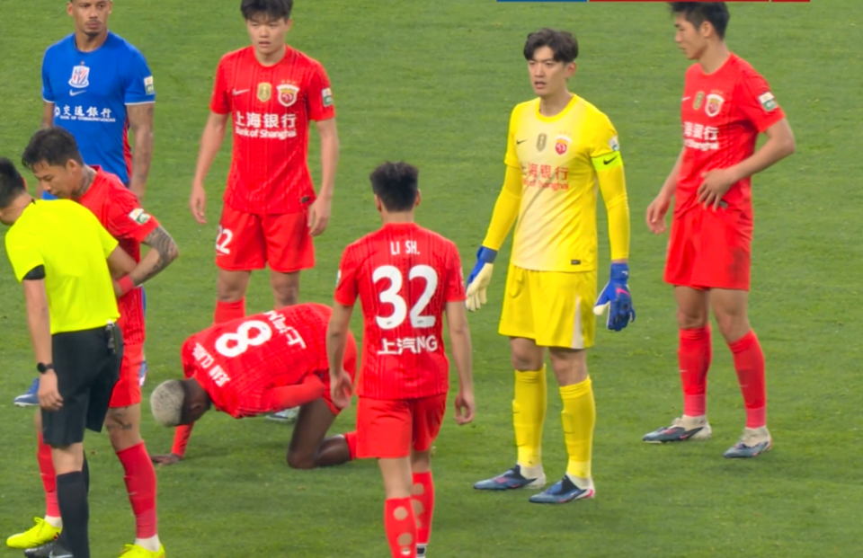 海港连遭暴击！11分钟3人伤退，加布里埃尔重伤，或缺席半年