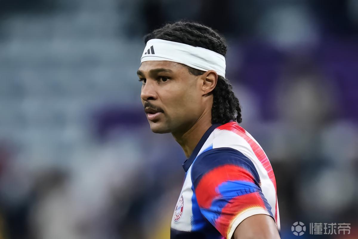 拜仁官方：格纳布里因轻微膝盖不适缺席与圣保利的比赛