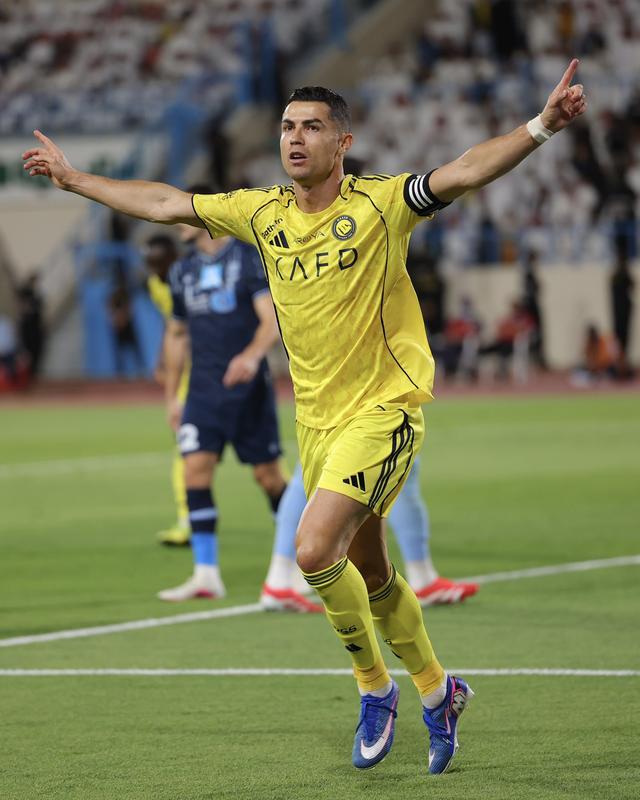 C罗斩获968球！葡萄牙双雄发威，利雅得胜利2-0喜提14连胜