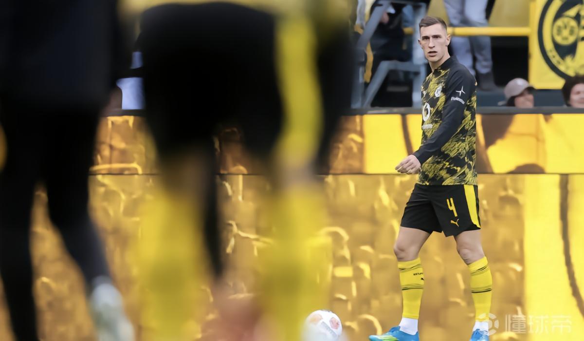 布克：施洛特贝克已向多特表达了忠诚，我对球迷嘘他表示谴责