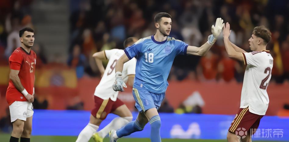 世体：西班牙国家队门将教练现身诺坎普考察霍安-加西亚