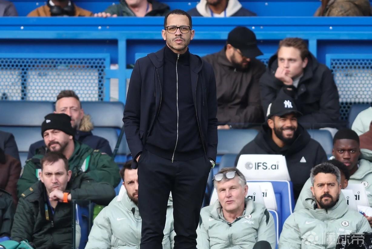 太阳报：切尔西球迷调侃“即使击败曼城，罗塞尼尔也应该下课”