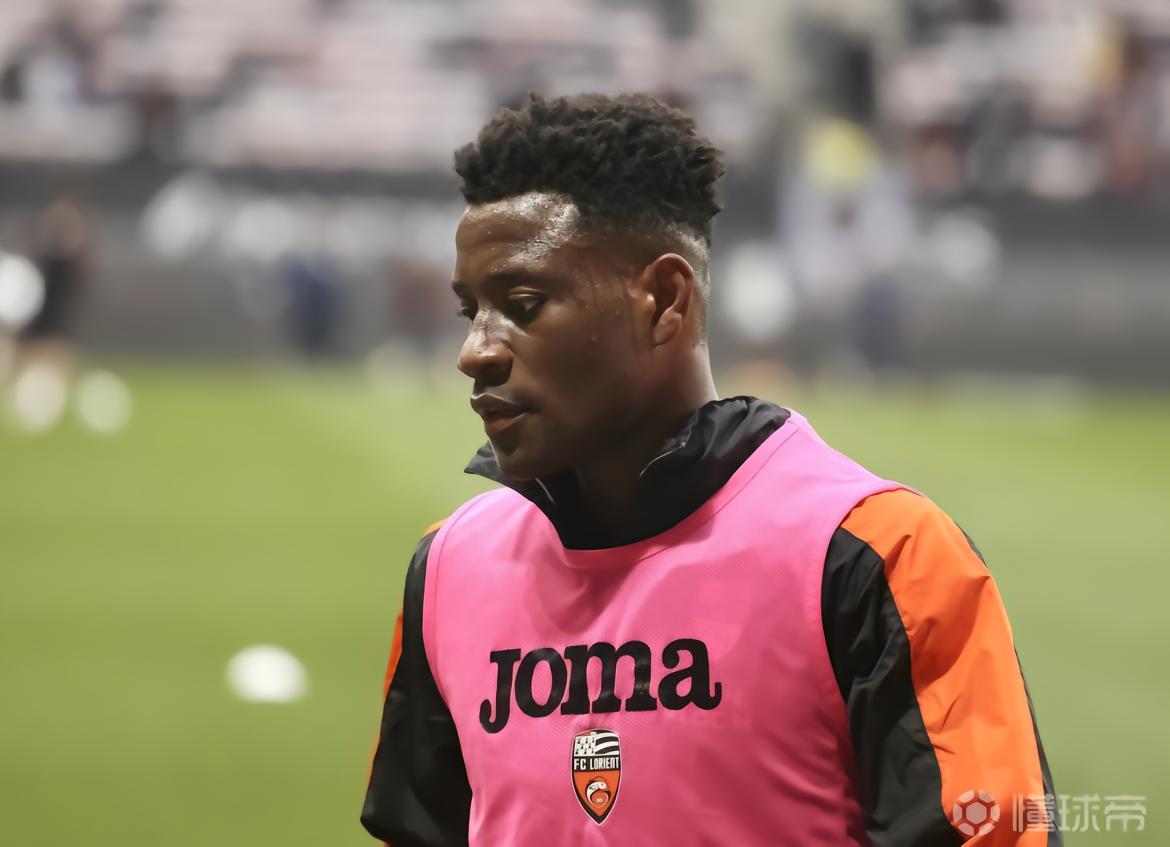 法媒：白学堡、药厂等欧洲多队有意夸西，洛里昂标价1000万欧