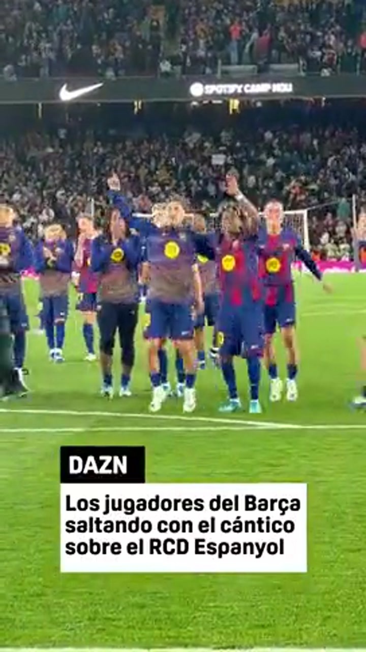 实拍巴萨球员赛后唱歌嘲讽西班牙人