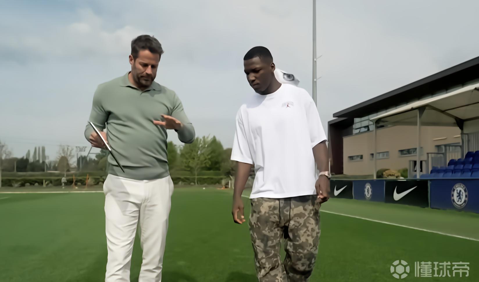 凯塞多：初到切尔西顶着巨额转会费标签踢球，对我影响很大