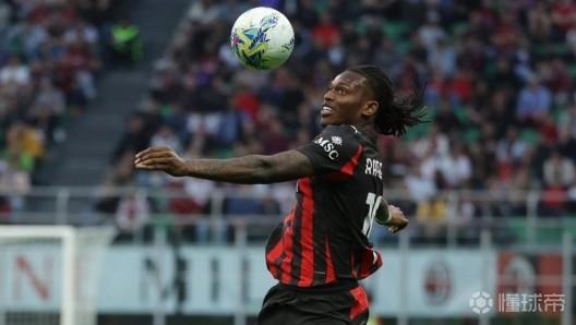 米体：莱奥转会费预估为4000万-7500万欧，曼联签他概率更大