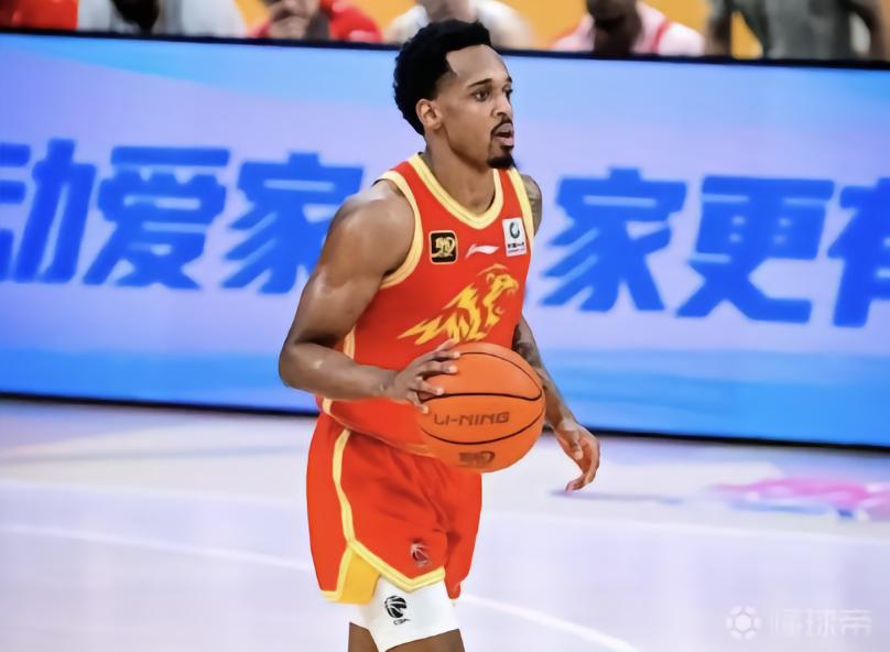 两个多月没见！媒体人：广厦外援巴里-布朗有望在今晚复出