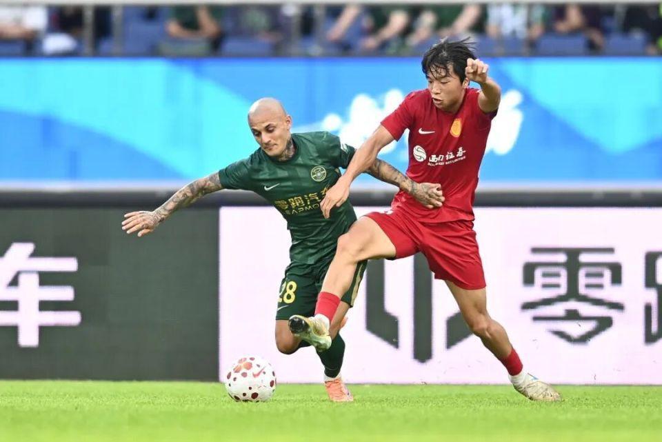 李镇全禁赛2场！媒体人热议：这件事太搞笑，有搞平衡嫌疑